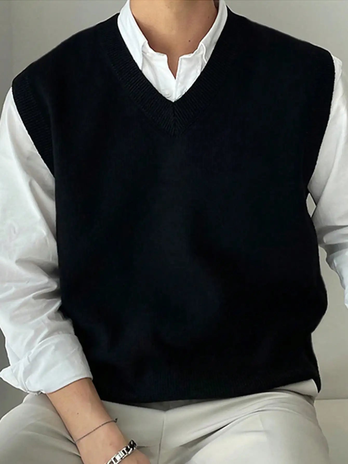 Men's V-Neck Knit Sweater Vest, Solid Black, Slim Fit, Casual Layering Top for Fall Winter